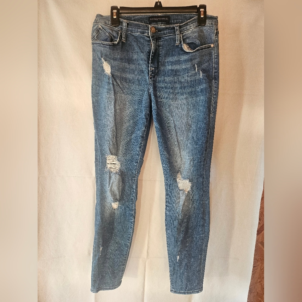 Distressed Rock & Republic Kashmiere skinny blue jeans. Size 12. 28" inseam.